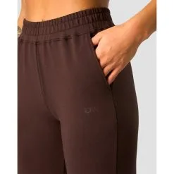 ICANIWILL Stride Sweatpants, Dark Brown -butik med fitnessudstyr 13214 284R ICIW Stride Sweatpants Dark Brown 03 feb23 2