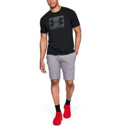 Under Armour UA Boxed Sportstyle SS, Black -butik med fitnessudstyr 1329581 001r under armour ua boxed sportstyle ss black 4 1