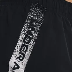 Under Armour UA Woven Graphic Shorts, Black/White -butik med fitnessudstyr 1370388 001R UA Woven Graphic Shorts Black White 03 0822
