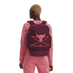 UA Project Rock Brahma BP, Dark Maroon/Deco Rose/Blitz Red -butik med fitnessudstyr 1372291 600.MASTER UA Project Rock Brahma BP Dark Maroon Deco Rose Blitz Red 08 0922