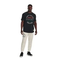 UA Project Rock Family SS, Black -butik med fitnessudstyr 1376894 001R UA Project Rock Family SS Black 04 jan23