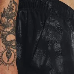 Under Armour UA Woven Emboss Short, Black -butik med fitnessudstyr 1377137 001R 0223