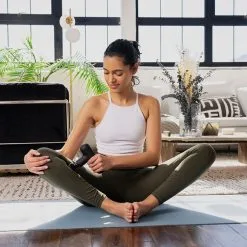 Lola Massage Gun, Mint Green 49 Lola Massage Gun, Mint Green -butik med fitnessudstyr 2020 13 LOLA Lola Massage GunBlack 0223 2 2