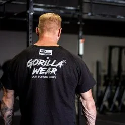 Gorilla Wear Augustine Old School Work Out Top, Grey -butik med fitnessudstyr 905419001r augustine old school work out top black 4