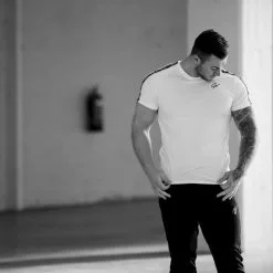 Gorilla Wear Chester T-Shirt, White/Black -butik med fitnessudstyr 909531090R Gorilla Wear Chester T Shirt WhiteBlack Juli20 06 3