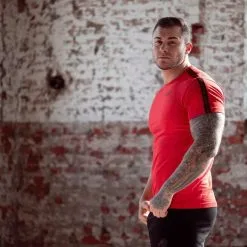 Gorilla Wear Chester T-Shirt, White/Black -butik med fitnessudstyr 909535000R Gorilla Wear Chester T Shirt RedBlack juli20 06 2