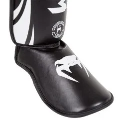 Venum "Challenger" Standup Shinguards, Black -butik med fitnessudstyr EU VENUM 0773 R Venum Challenger Standup Shin Guards Black 03 1020 1