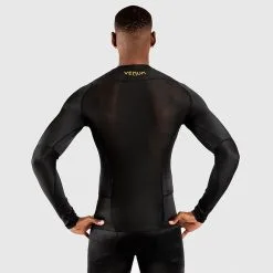 Venum G-Fit Rashguard, Long Sleeves, Black/Gold -butik med fitnessudstyr VENUM 03726 126R Venum G Fit Rashguard Long Sleeves Black Gold 03 0522
