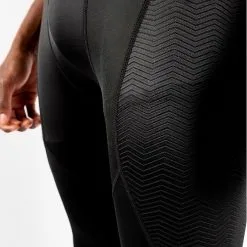 Venum G-Fit Compression Tights, Black/Gold -butik med fitnessudstyr VENUM 03727 126R Venum G Fit Compression Tights Black Gold 07 0522