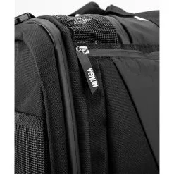 Venum Trainer Lite Evo Sports Bag, Black/White -butik med fitnessudstyr VENUM 03830 108 Venum Trainer Lite Evo Sports Bag BlackWhite 11 maj2 1