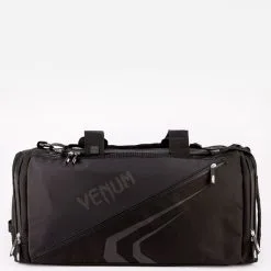 Venum Trainer Lite Evo Sports Bag, Black/White -butik med fitnessudstyr VENUM 03830 114 Venum Trainer Lite Evo Sports Bag BlackBlack 01 maj22 2