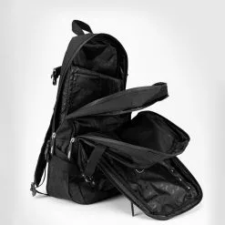 Venum Challenger Pro Evo BackPack, Black/Gold 87 Venum Challenger Pro Evo BackPack, Black/Gold -butik med fitnessudstyr VENUM 03832 108 Venum Challenger Pro Evo BackPack BlackWhite 07 maj22 3