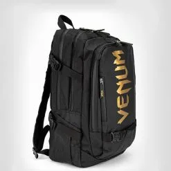 Venum Challenger Pro Evo BackPack, Black/Black -butik med fitnessudstyr VENUM 03832 126 Venum Challenger Pro Evo BackPack BlackGold 02 maj22 1
