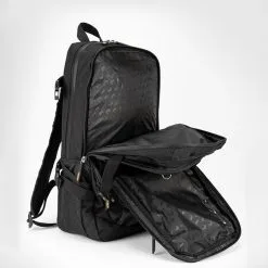 Venum Challenger Pro Evo BackPack, Black/Black -butik med fitnessudstyr VENUM 03832 126 Venum Challenger Pro Evo BackPack BlackGold 06 maj22 1