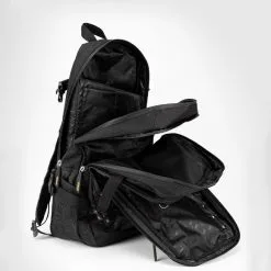Venum Challenger Pro Evo BackPack, Black/Gold 64 Venum Challenger Pro Evo BackPack, Black/Gold -butik med fitnessudstyr VENUM 03832 126 Venum Challenger Pro Evo BackPack BlackGold 07 maj22 3